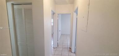 Main picture of 3831 W 4th Ct