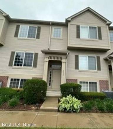Main picture of 2437 S Farnsworth Ave