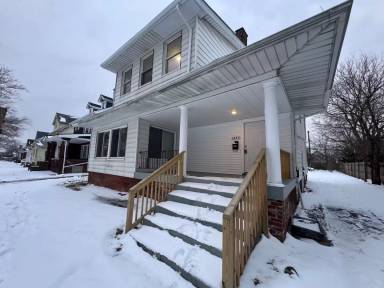 Main picture of 3445 East Blvd