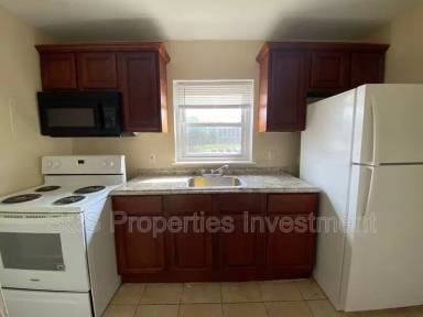 Main picture of 2600 Green St