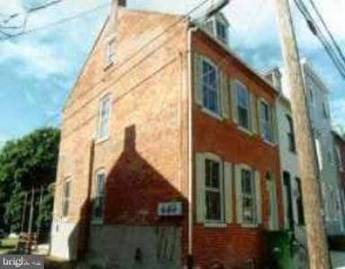 Main picture of 230 W James St