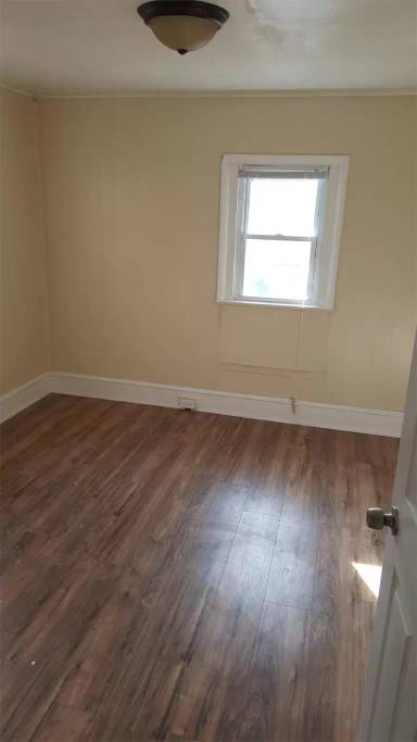 Main picture of 17 South St