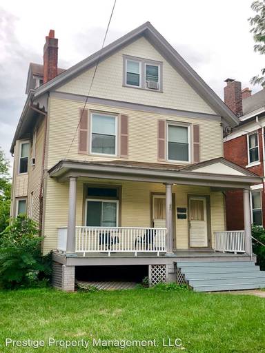 Main picture of 215 Lyon St