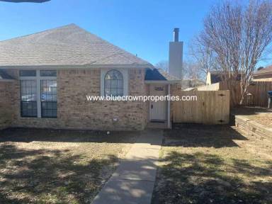 Main picture of 10307 Lone Pine Ln