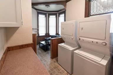 Main picture of 321 N Washington St