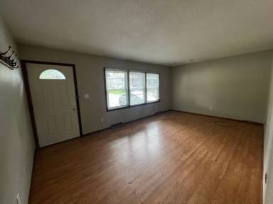 Main picture of 735 Keswick Dr