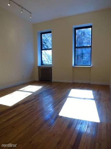 Main picture of 349 E 78th St