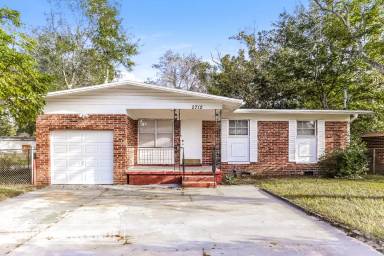 Main picture of 2712 Floradale Dr S