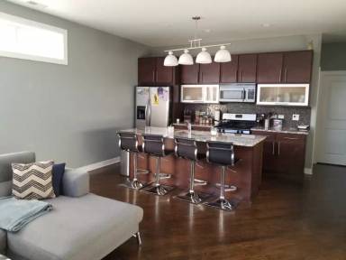 Main picture of 7200 W Palmer St