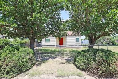 Main picture of 115 SE 40th Ave