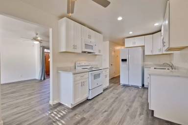Main picture of 683 Arbutus Ave