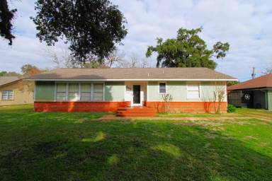 Main picture of 609 Magnolia St
