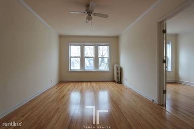 Main picture of 1836 W Lawrence Ave