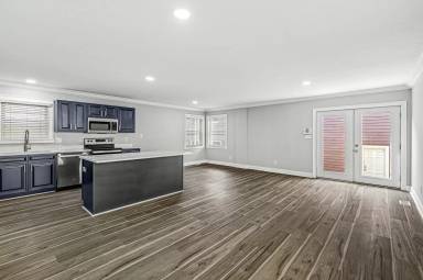 Main picture of 2046 Ruckle St
