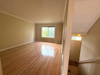Main picture of 1722 Middlebury Dr