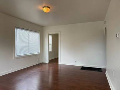 Main picture of 2104 E 13th St