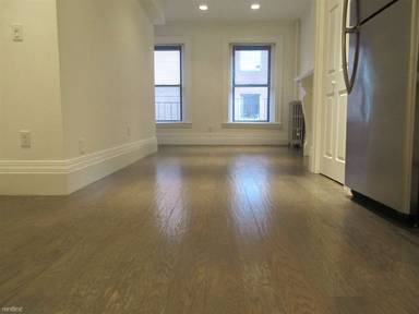 Main picture of 270 Newbury St
