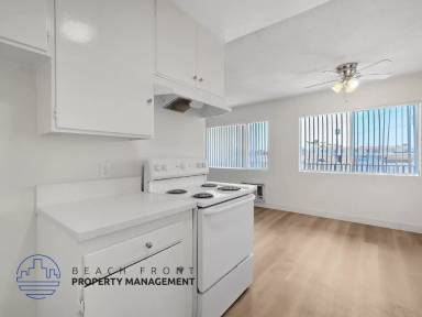 Main picture of 223 W Queen St