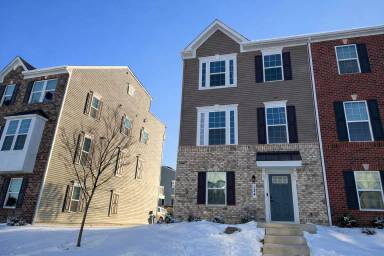 Main picture of 134 Summit Point Blvd