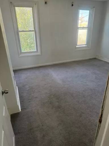 Main picture of 940 E Locust Ave