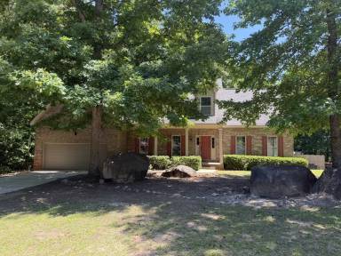 Main picture of 371 Amanda Dr