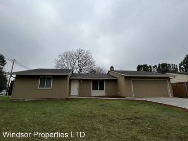 Main picture of 2458 NE Kathryn St