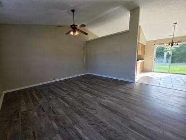 Main picture of 206 S Ginger Dr