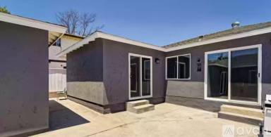 Main picture of 3566 Menlo Ave