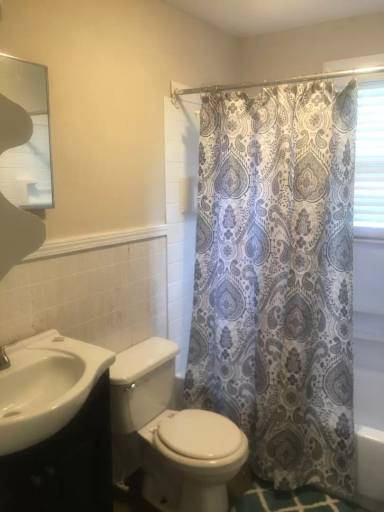 Main picture of 1319 W Walnut Ave