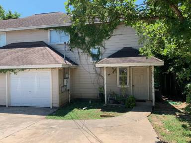 Main picture of 1223 Clyde St
