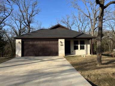 Main picture of 128 Woodland Trl
