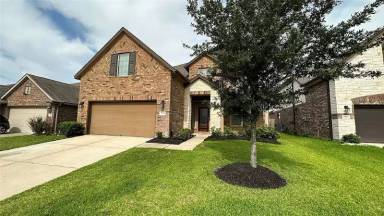 Main picture of 3919 Webster Woods