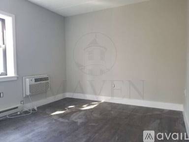 Main picture of 100 Banks St