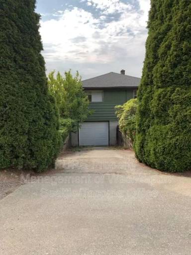 Main picture of 6736 38th Ave SW