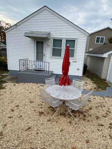 Main picture of 1808 Pine Ter