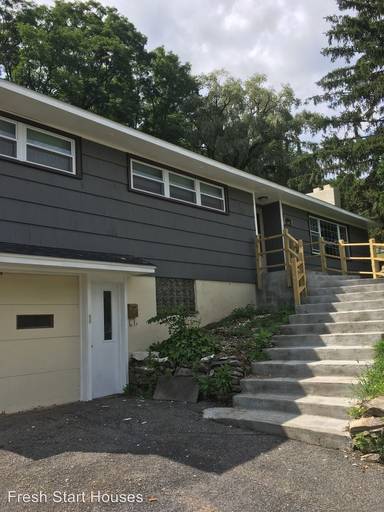 Main picture of 500 Barnes Ave
