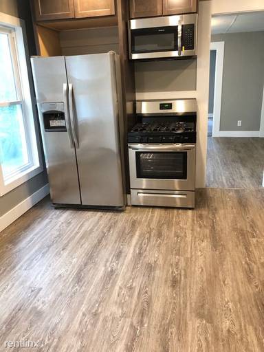 Main picture of 814 Broadway Ave NW