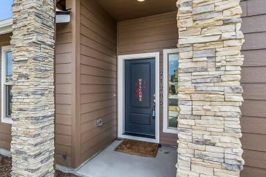 Main picture of 21285 Daylily Ave