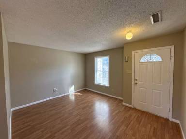 Main picture of 2043 Dunsmore Ln