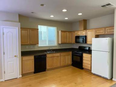 Main picture of 743 Queensland Cir