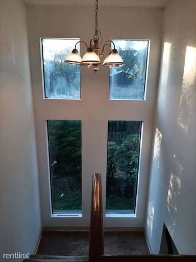 Main picture of 919 Natalie Pl