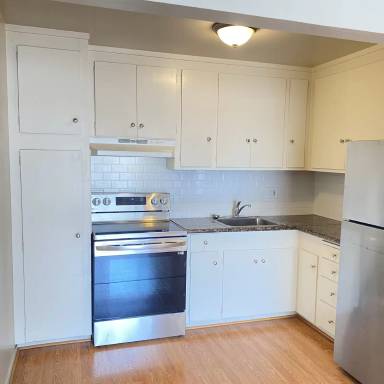 Main picture of 2141 Clement St