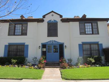 Main picture of 236 S Sycamore Ave