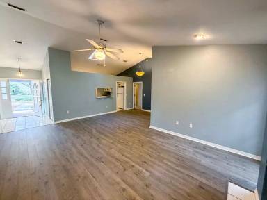 Main picture of 4105 NW 35th St