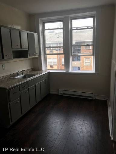 Main picture of 898 Stuyvesant Ave