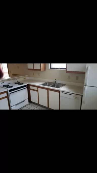 Main picture of 194 E 14th Ave