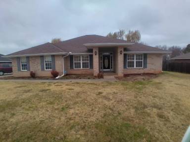 Main picture of 106 Gardendale Ln