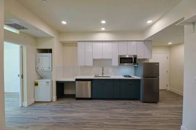 Main picture of 1037 Dewey Ave