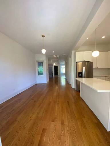 Main picture of 2861 W Shakespeare Ave