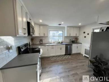 Main picture of 51 Hobby St